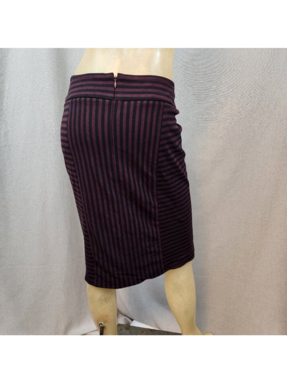 Ann Taylor LOFT Black Purple Striped Pencil Straight Skirt Size 8 MEDIUM BackZip - Picture 3 of 5